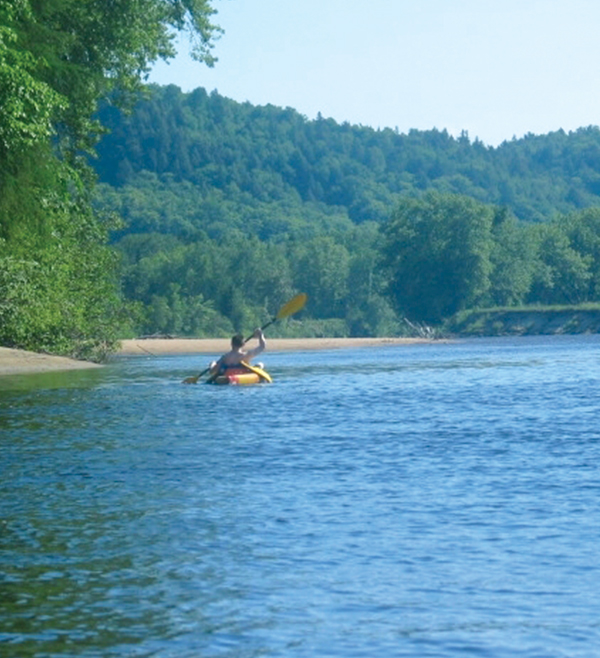 Canoe/Kayak/Paddleboard SelfGuided Flatwater Rouge River Mont