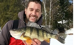 Pêche sur la glace