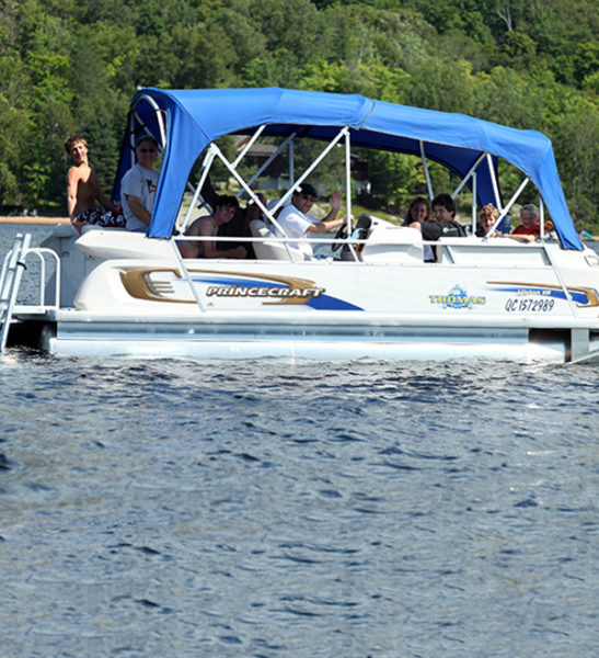 Pontoon Boat Rental - Mont Tremblant