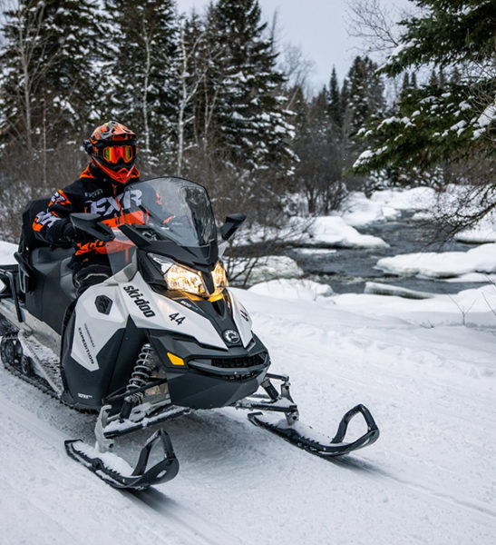 Guide Snowmobile Tour - Mont-Tremblant - The Activity Centre