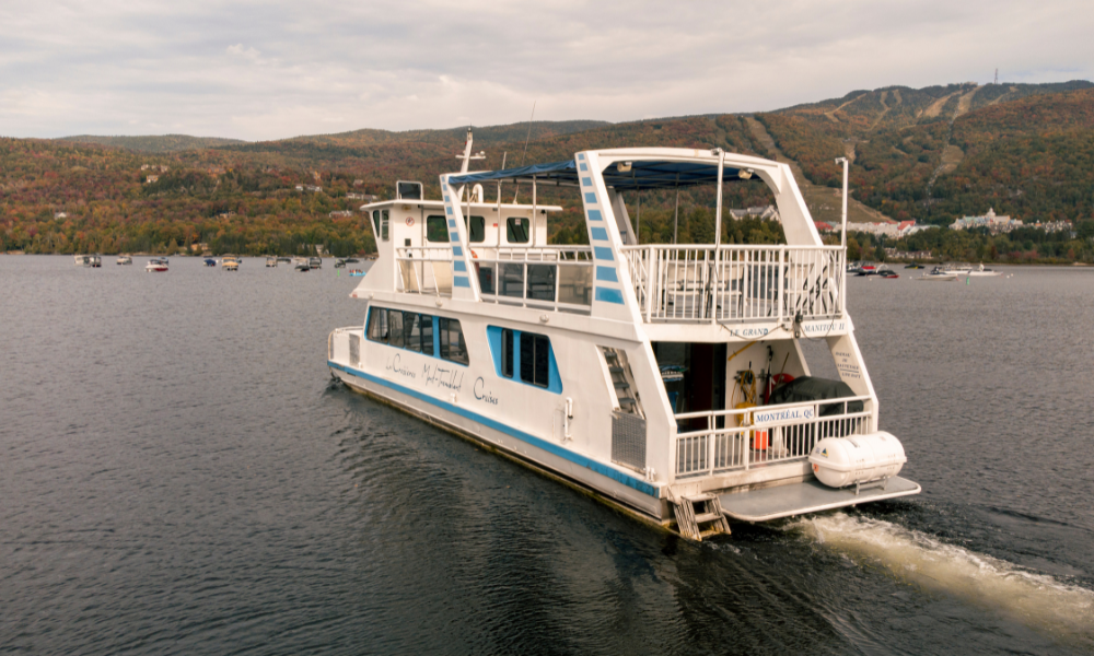 cruise on lake tremblant, mont tremblant national park